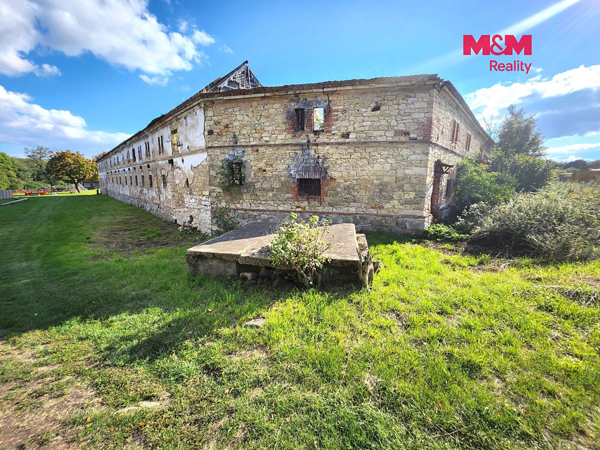 Prodej rodinného domu 480 m², pozemek 2674 m² – fotografie 5