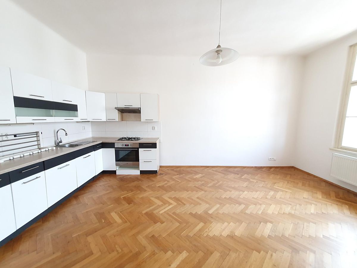 Pronájem bytu 2+kk 55 m² – fotografie 2