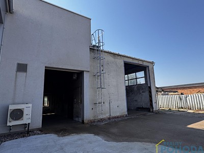 Pronájem výrobní haly, prostoru 195 m²