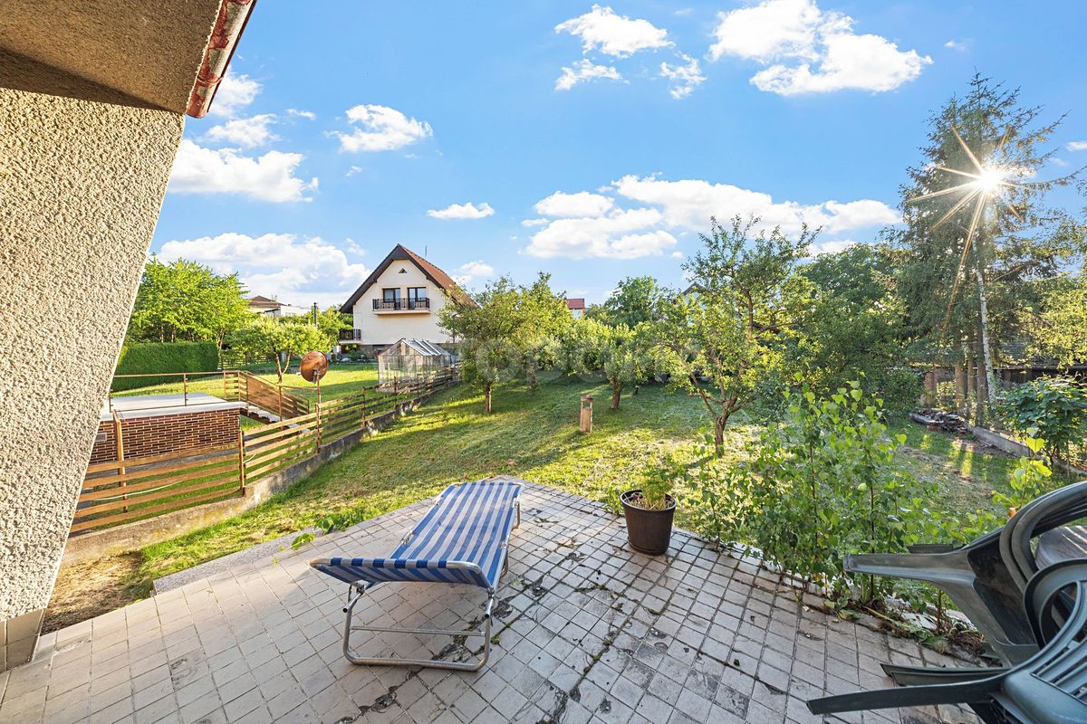 Prodej rodinného domu 177 m², pozemek 776 m² – fotografie 2