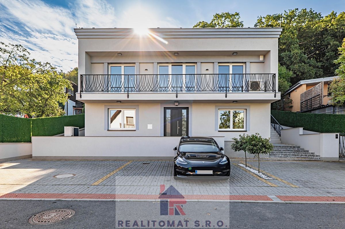 Pronájem bytu 4+kk 127 m²