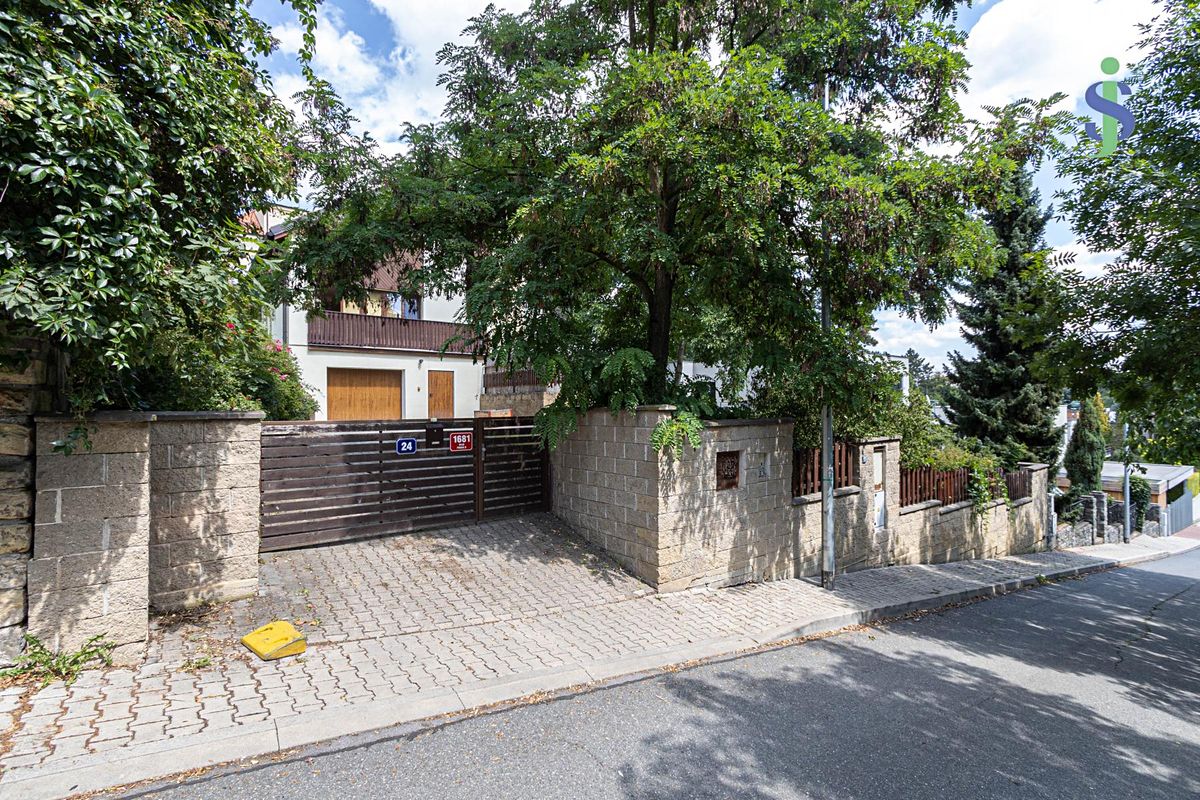 Pronájem rodinného domu 150 m², pozemek 720 m² – fotografie 2