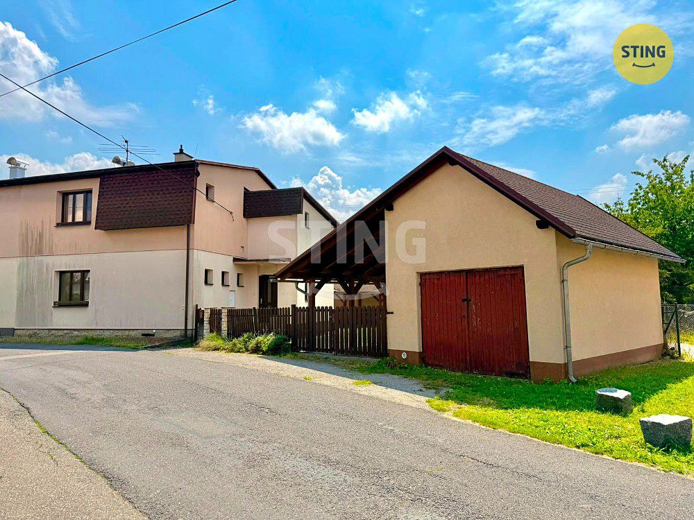 Prodej rodinného domu 220 m², pozemek 428 m² – fotografie 2