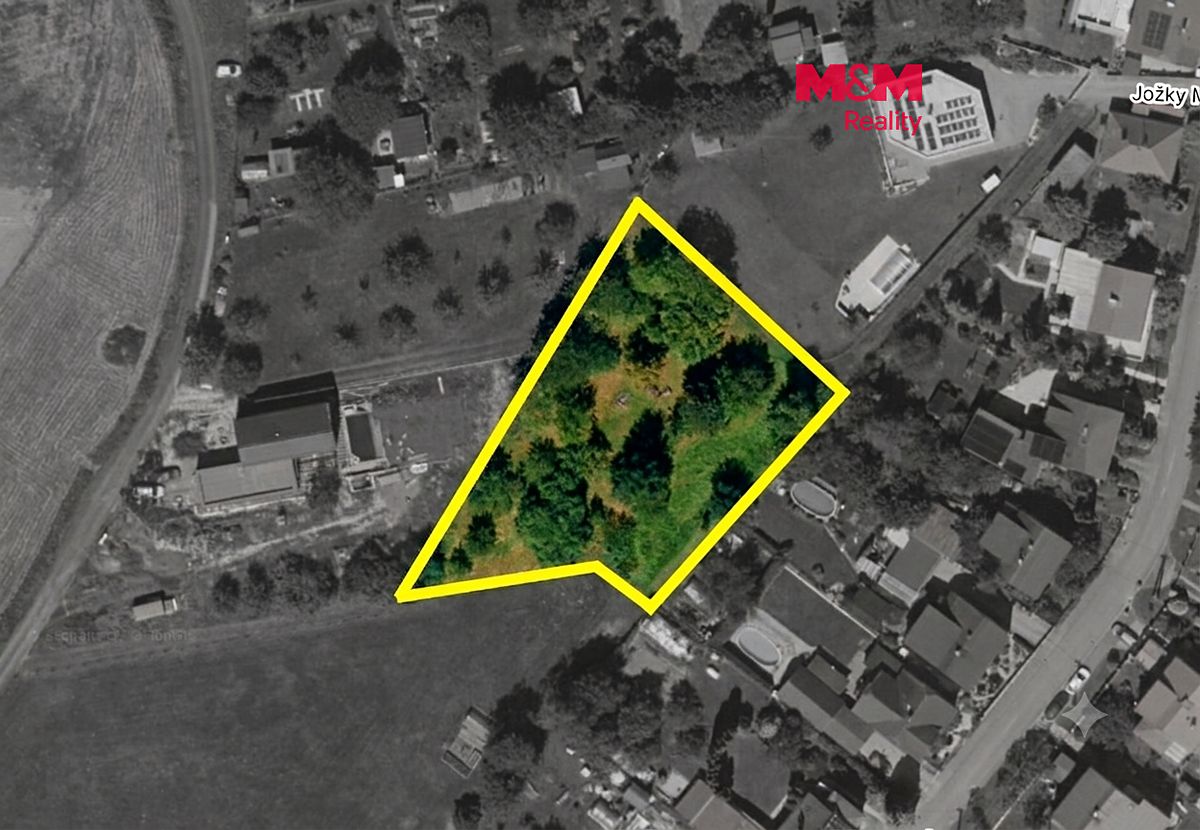 Prodej stavebního pozemku 2007 m²