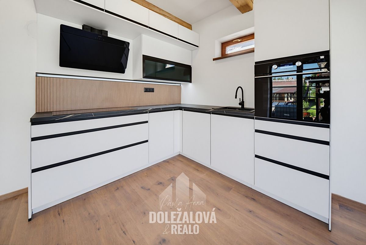 Prodej rodinného domu 172 m², pozemek 340 m² – fotografie 3