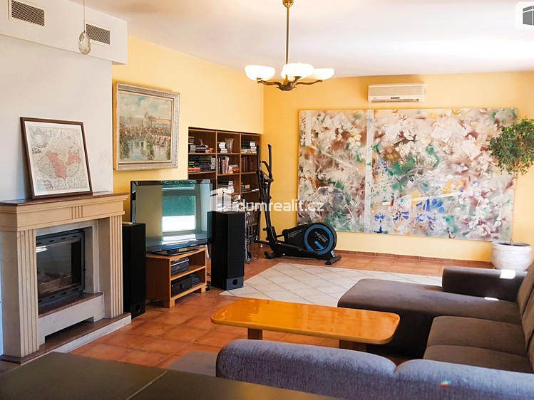 Prodej domu, 303 m² (44 z 60)