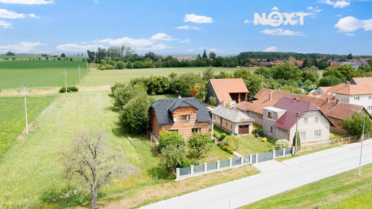 Prodej rodinného domu 100 m², pozemek 2066 m² – fotografie 2