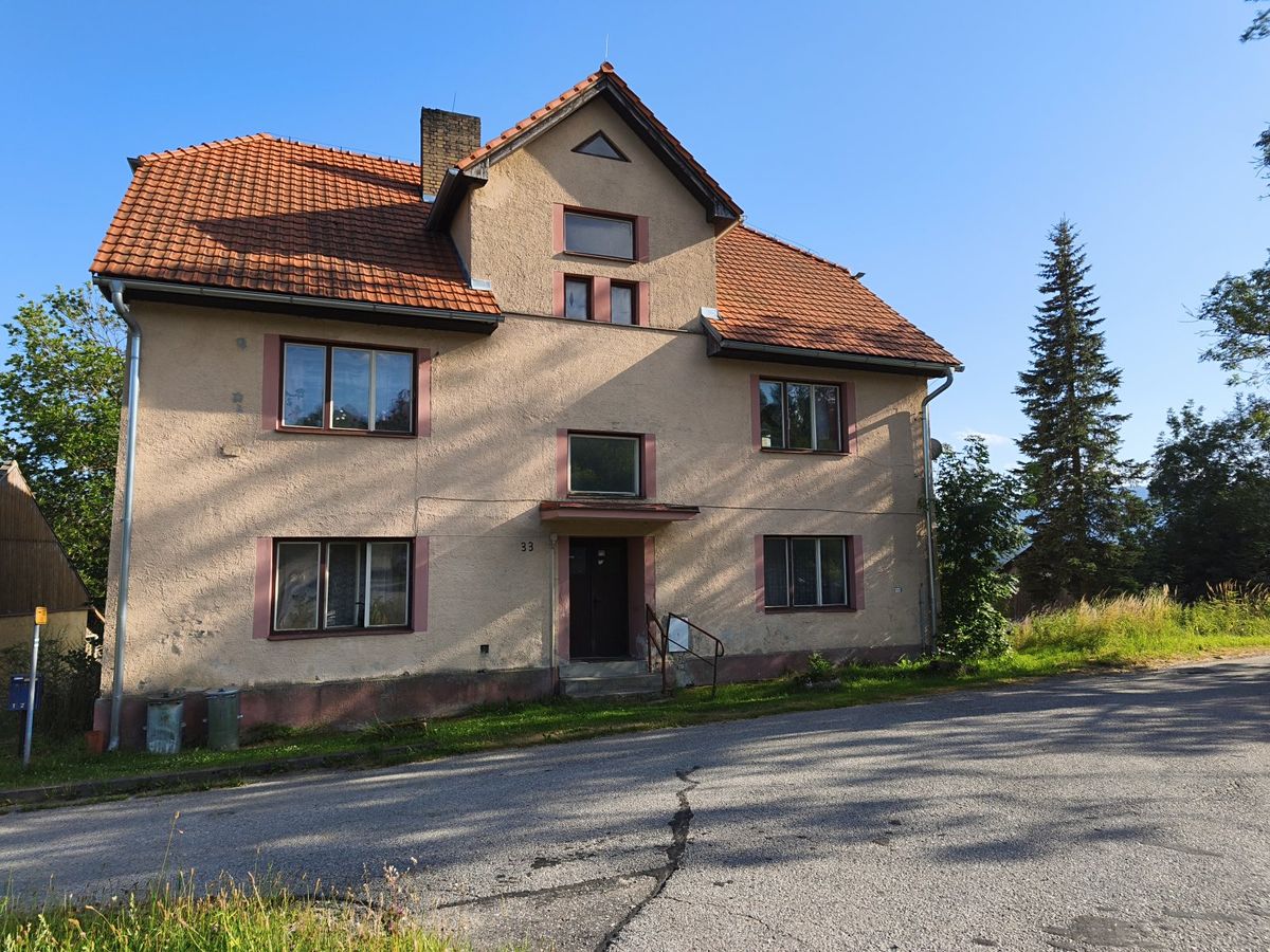Prodej vícegeneračního domu 325 m², pozemek 511 m² – fotografie 2