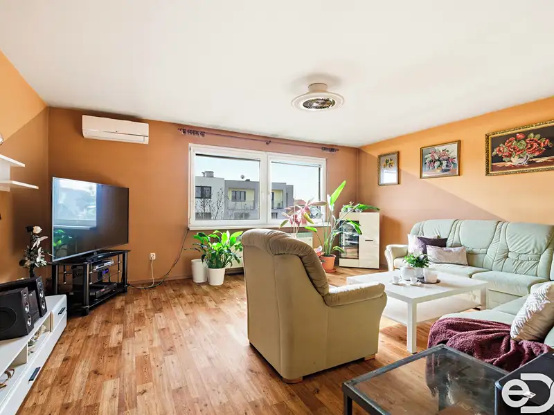 Prodej bytu 3+1 96 m², Praha – náhled fotky 2