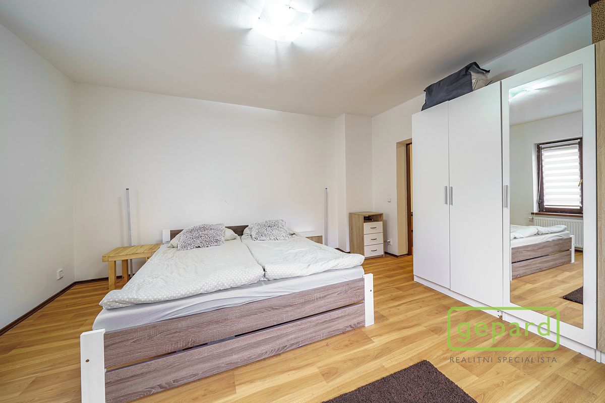 Prodej rodinného domu 201 m², pozemek 154 m² – fotografie 4
