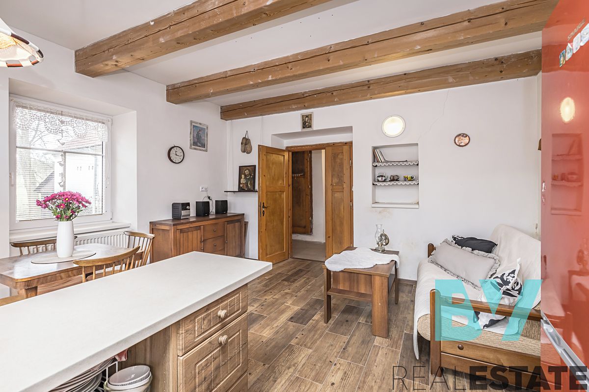 Prodej rodinného domu 104 m², pozemek 1893 m² – fotografie 3