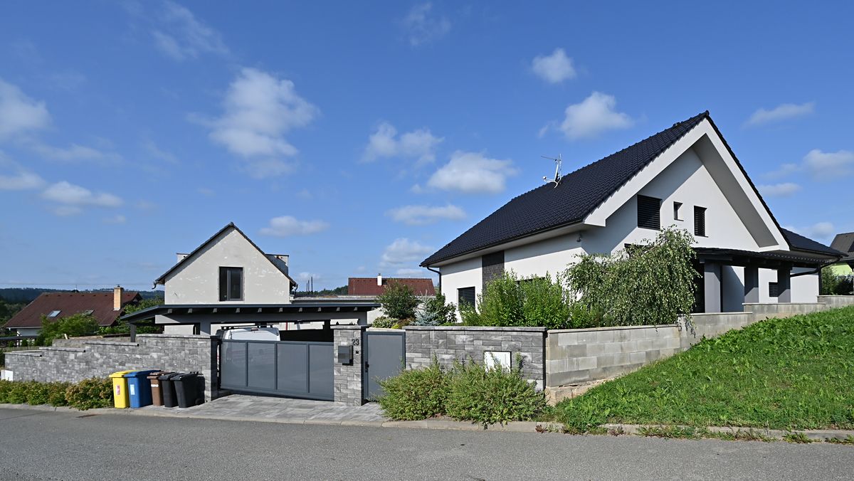 Prodej rodinného domu 225 m², pozemek 803 m² – fotografie 4