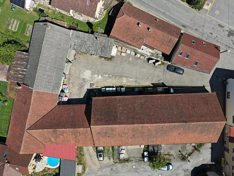 Prodej obchodního prostoru 1737 m², Kamenice – náhled fotky 2