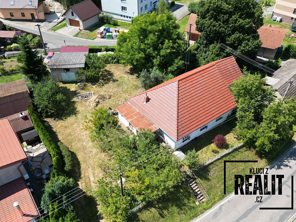 Prodej rodinného domu 135 m², pozemek 970 m² – fotografie 2