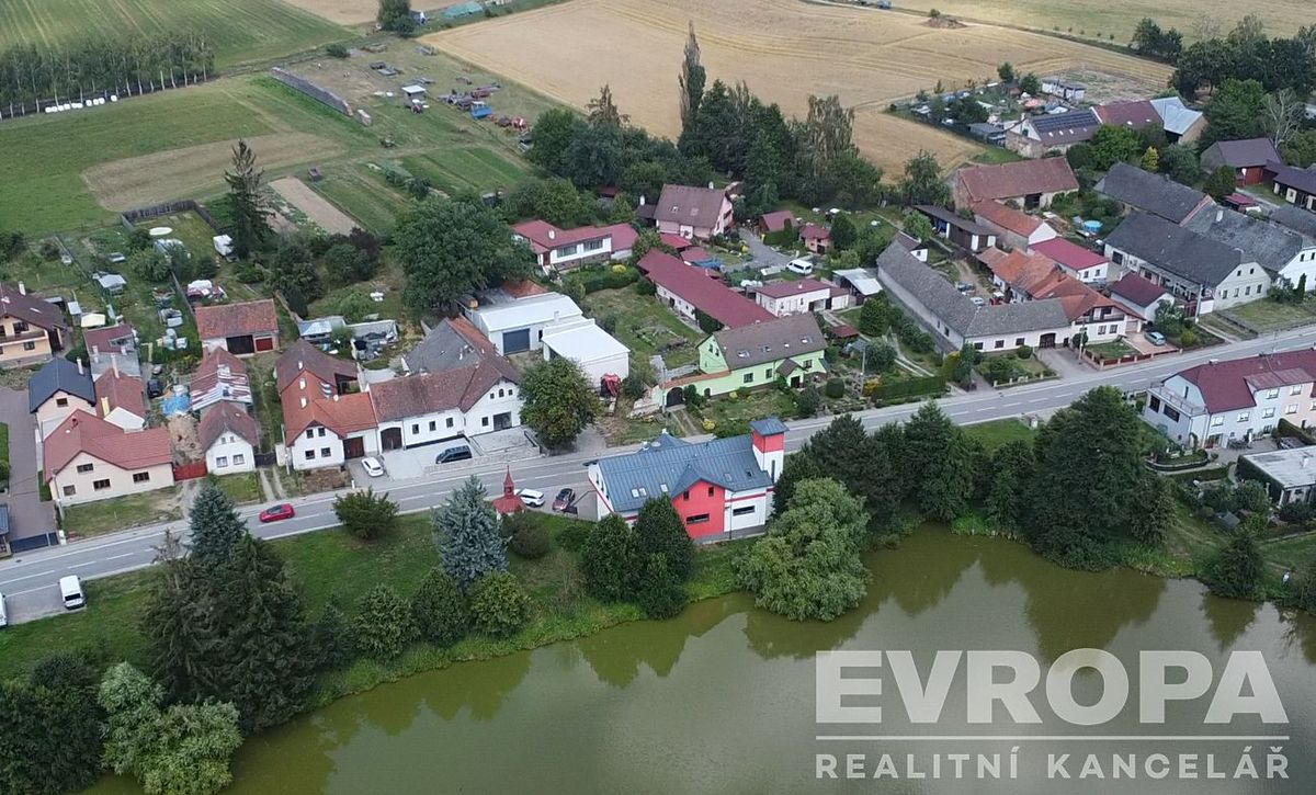 Prodej rodinného domu 301 m², pozemek 872 m² – fotografie 3