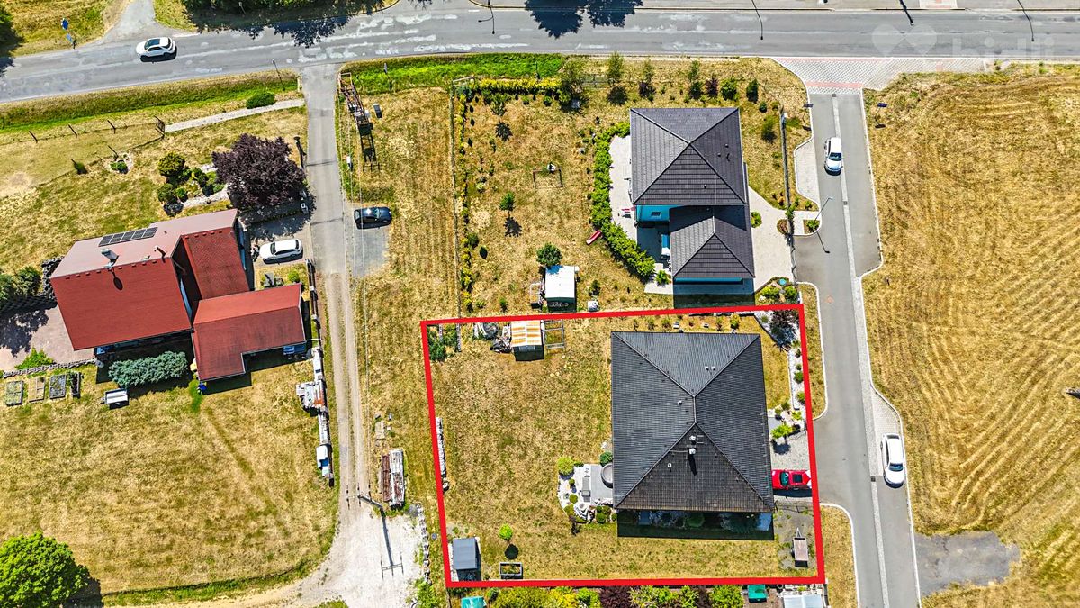 Prodej rodinného domu 189 m², pozemek 921 m² – fotografie 4