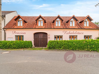 Prodej  rodinného domu 271 m², pozemek 775 m²