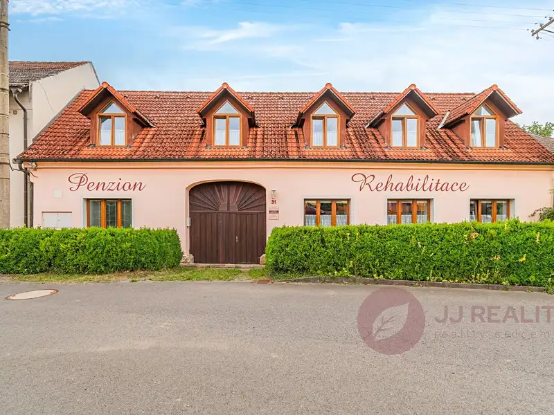 Prodej rodinného domu 271 m², pozemek 775 m², Šťáhlavy – náhled fotky 1