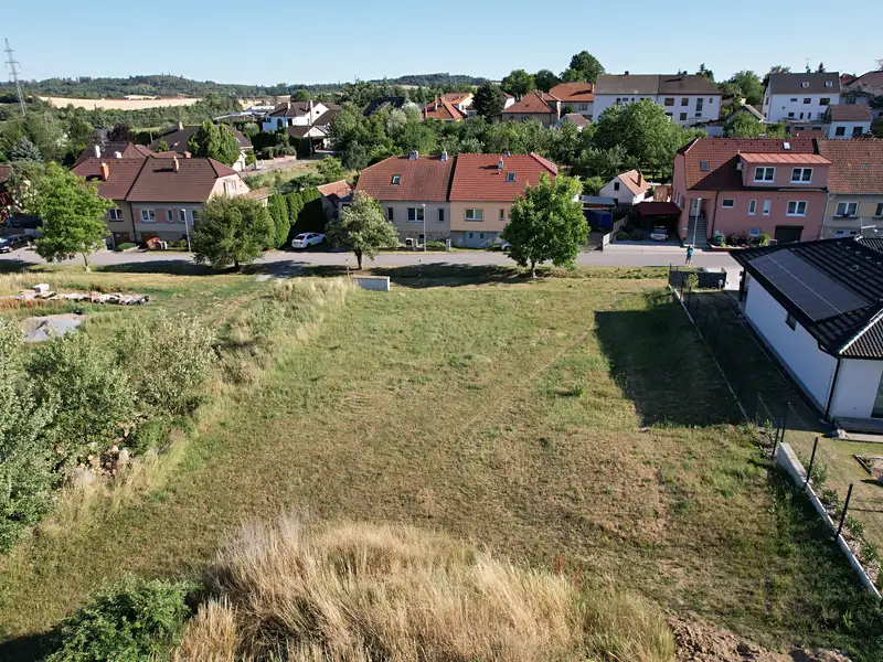 Prodej stavebního pozemku 1035 m², Stařeč – náhled fotky 2