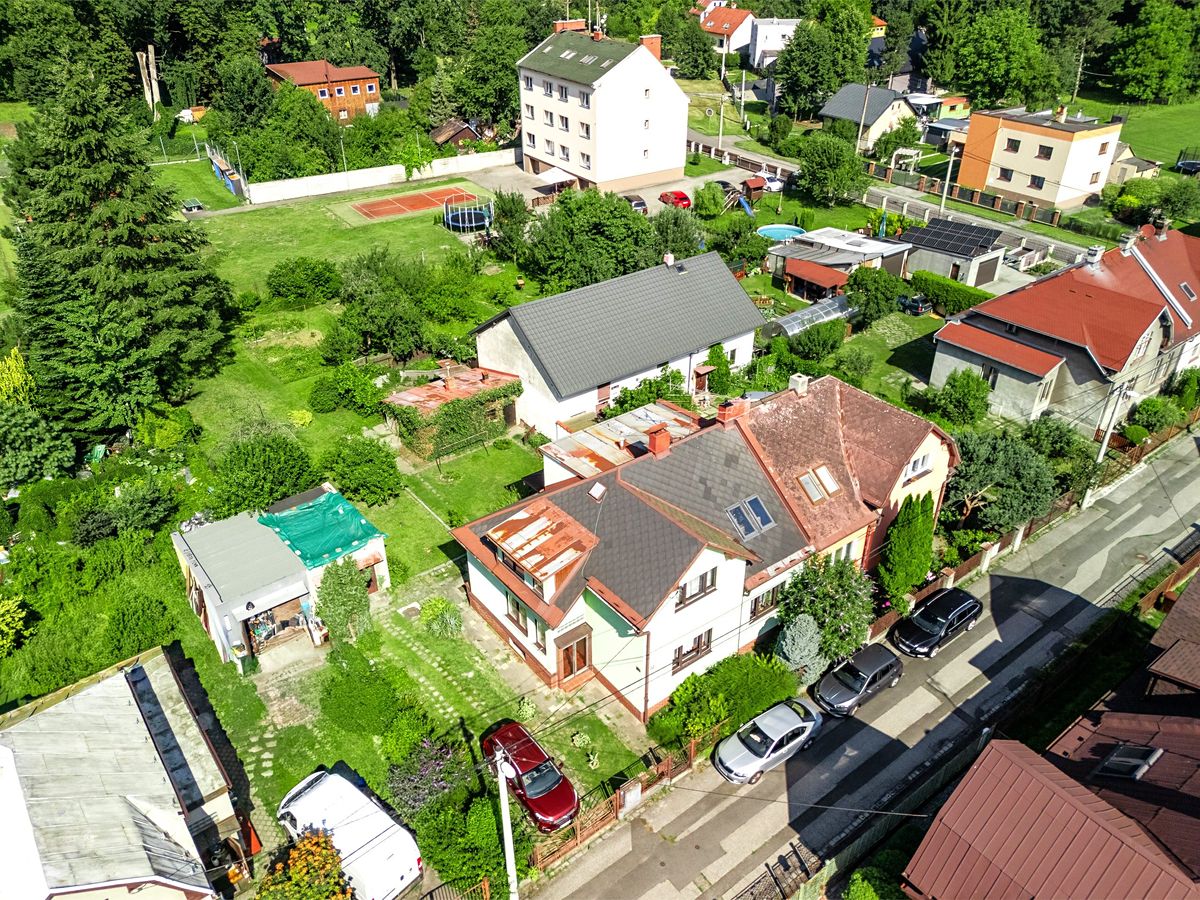 Prodej rodinného domu 170 m², pozemek 993 m² – fotografie 2