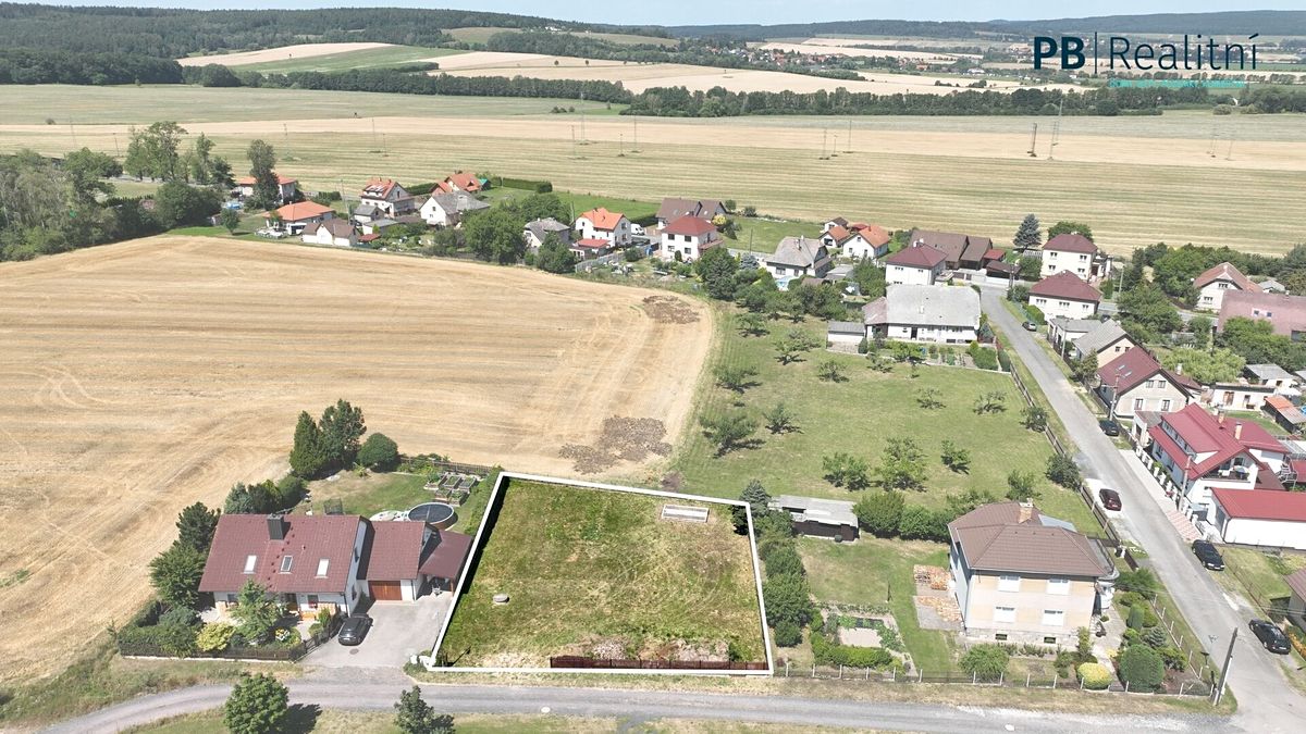 Prodej stavebního pozemku 860 m² – fotografie 2