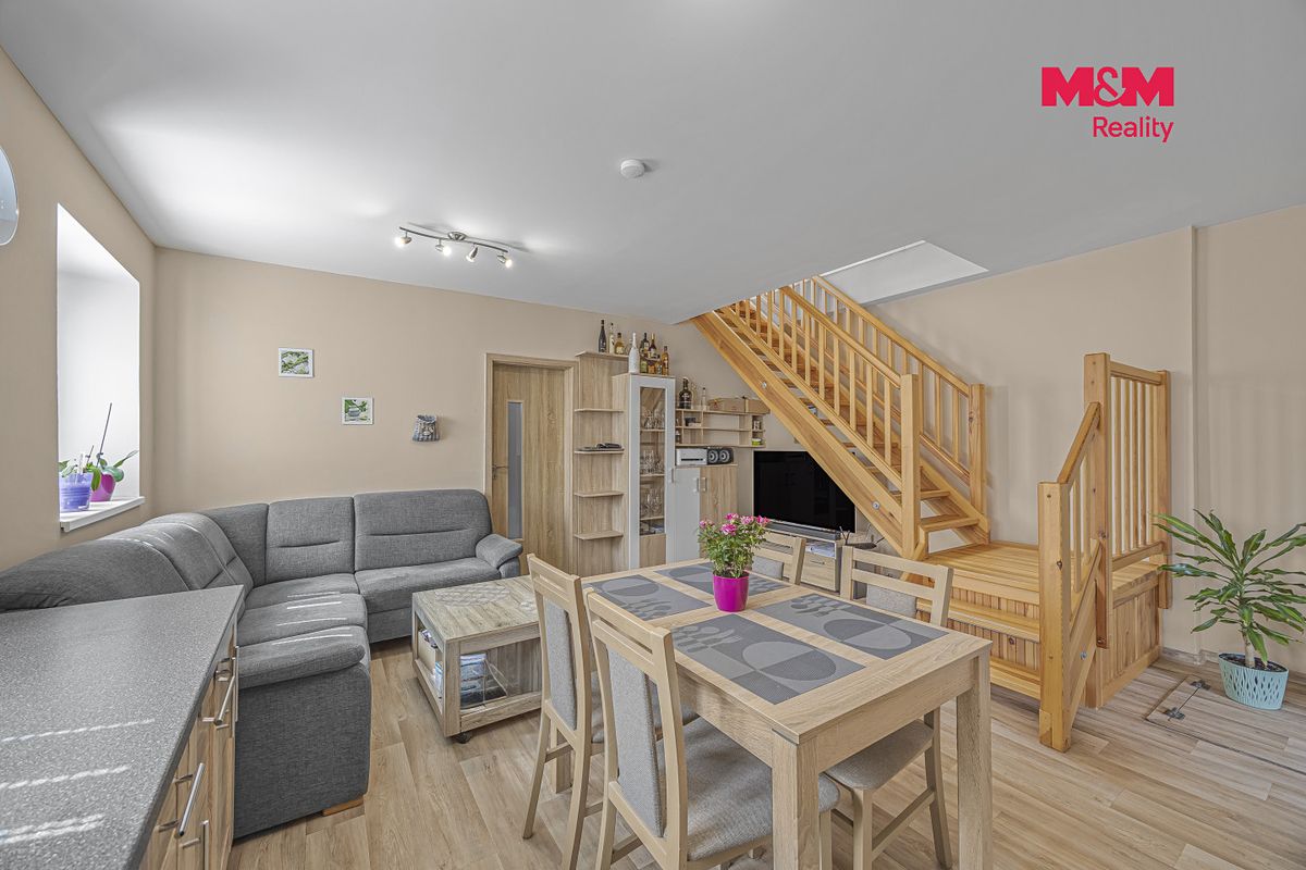 Prodej rodinného domu 90 m², pozemek 1200 m² – fotografie 5