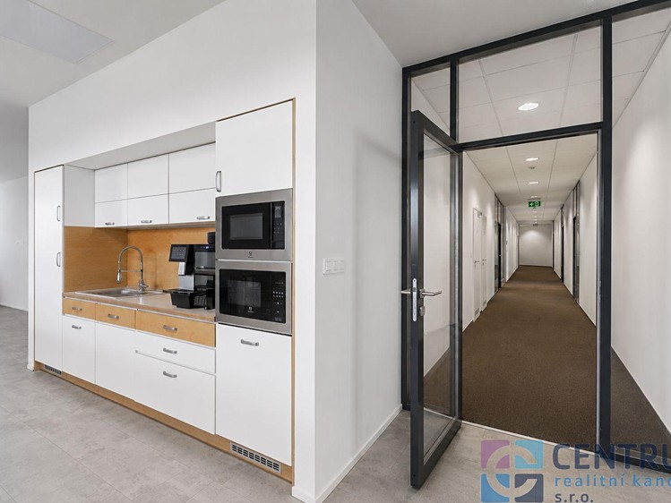 Комерційне приміщення в оренду, 584 м² (2 з 27)