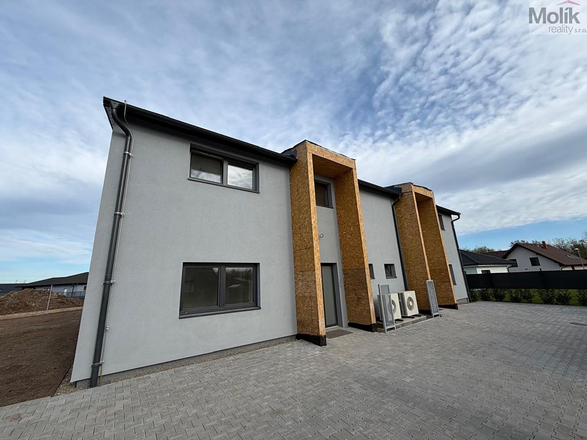 Pronájem rodinného domu 156 m², pozemek 352 m²