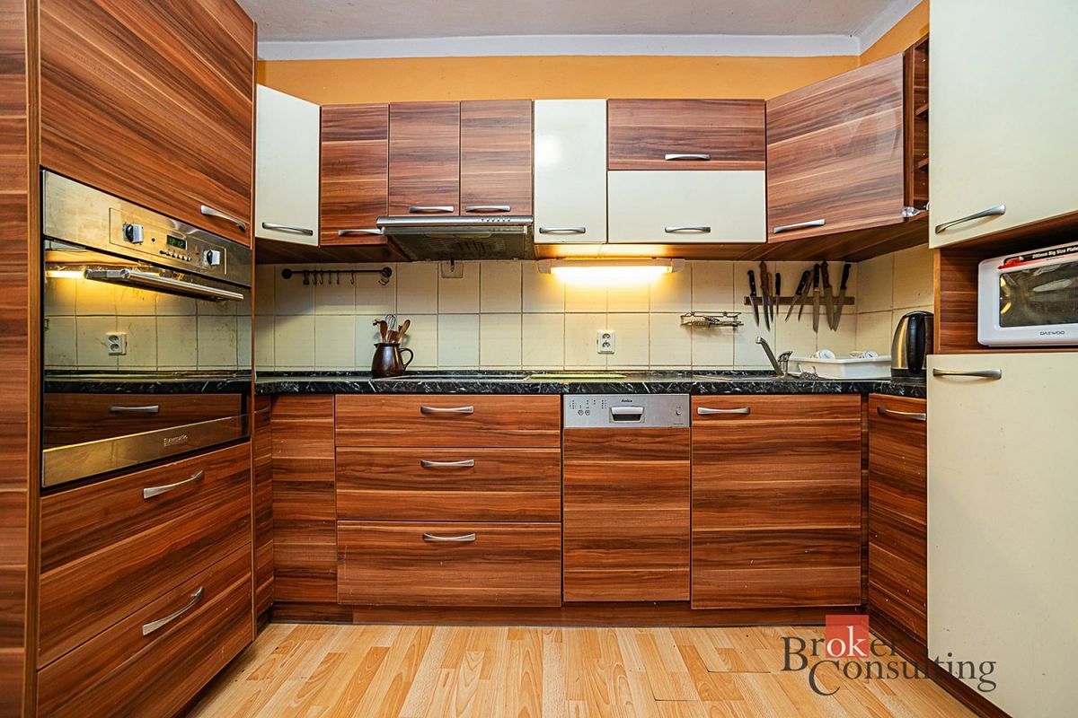 Prodej rodinného domu 150 m², pozemek 1383 m² – fotografie 2