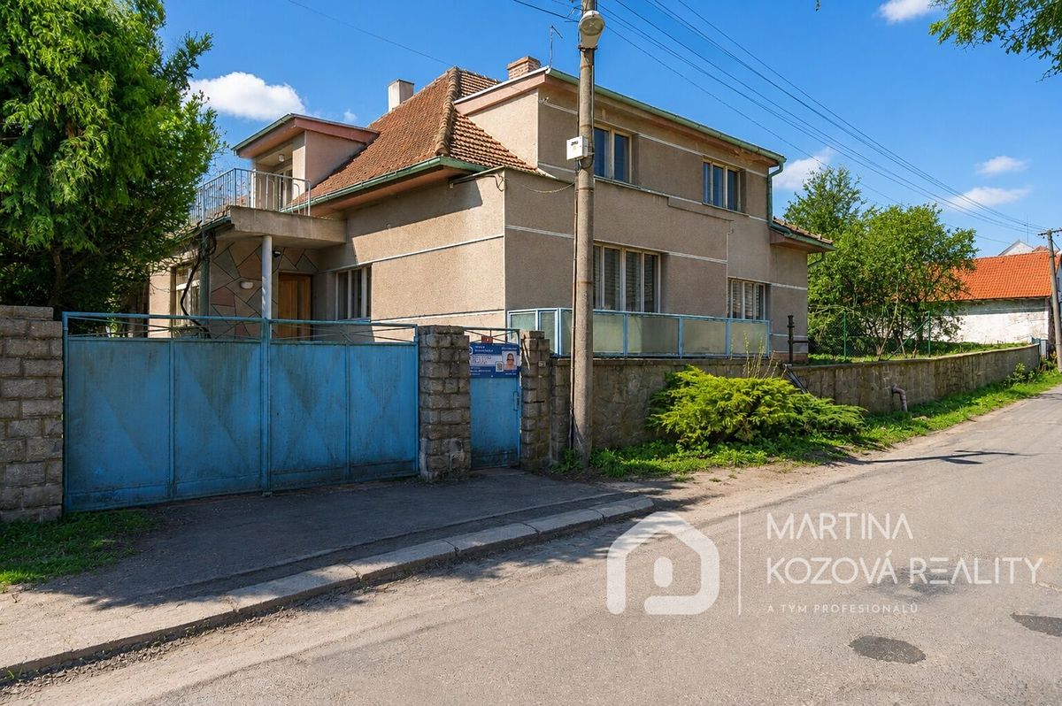 Prodej rodinného domu 200 m², pozemek 1395 m² – fotografie 3