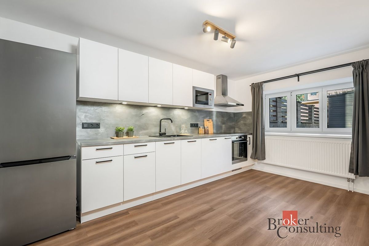 Prodej vily 291 m², pozemek 456 m² – fotografie 3