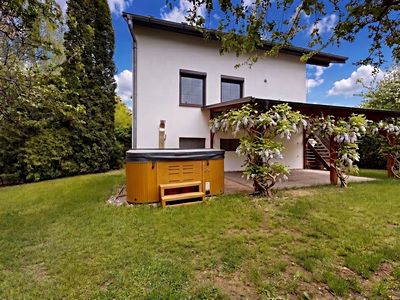 Prodej rodinného domu 145 m², pozemek 1372 m²