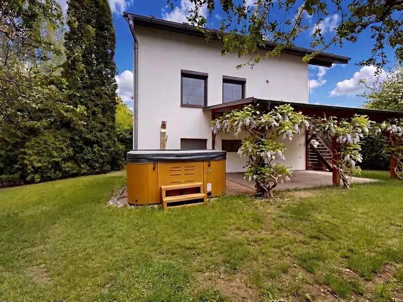 Prodej rodinného domu 145 m², pozemek 1372 m², Nová Bystřice – náhled fotky 1
