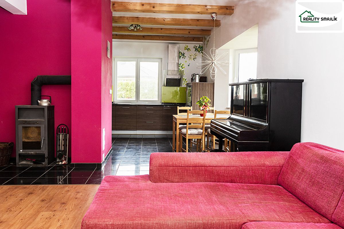 Prodej rodinného domu 250 m², pozemek 1048 m² – fotografie 5
