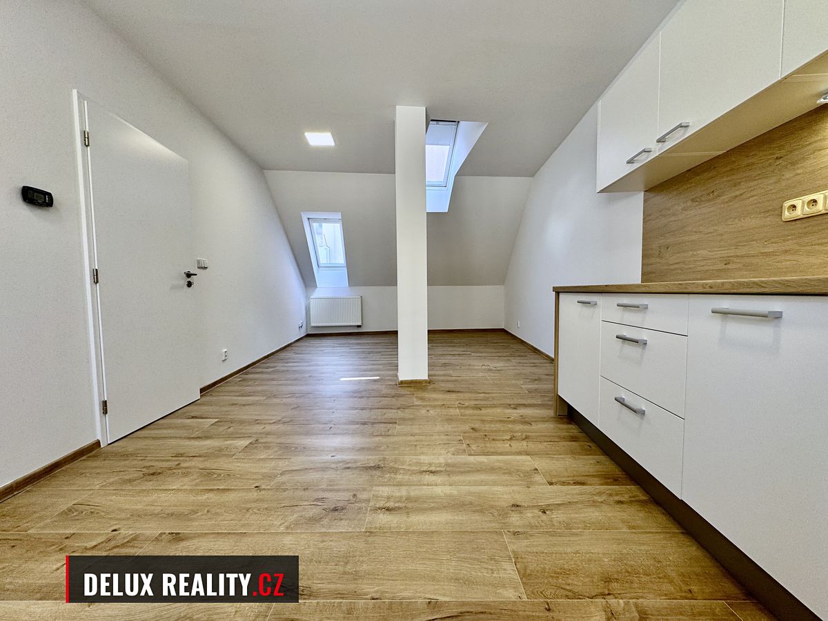 Pronájem bytu 2+kk 52 m² – fotografie 3