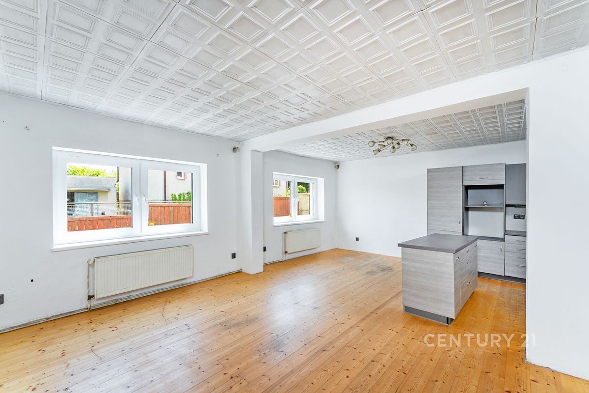 Prodej rodinného domu 264 m², pozemek 441 m² – fotografie 2