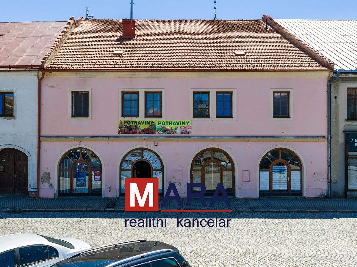 Prodej rodinného domu 739 m², pozemek 1095 m² – fotografie 2