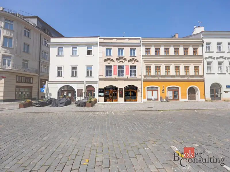 Pronájem restaurace 700 m², Hradec Králové – náhled fotky 1