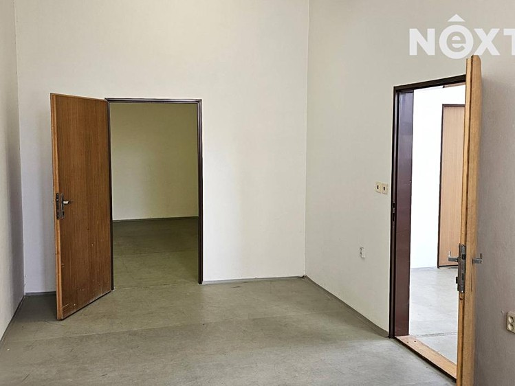 Pronájem komerčního prostoru, 68 m² (8 z 19)
