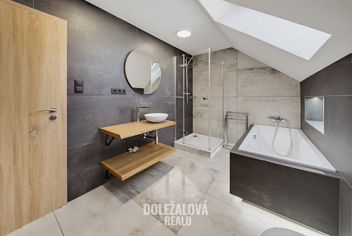 Prodej rodinného domu 172 m², pozemek 340 m² – fotografie 5