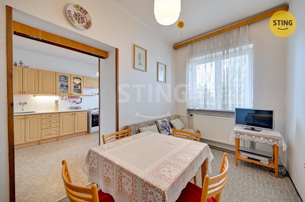 Prodej rodinného domu 210 m², pozemek 1156 m² – fotografie 5