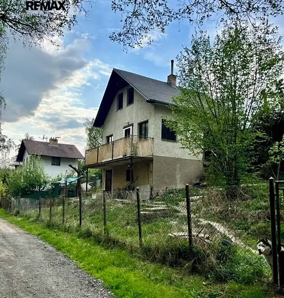 Prodej rodinného domu 85 m², pozemek 50 m², Jesenice – náhled fotky 1