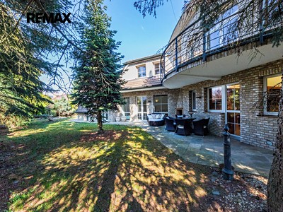 Prodej  rodinného domu 433 m², pozemek 826 m²