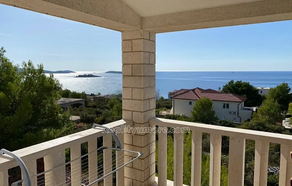 Prodej rodinného domu 220 m², pozemek 290 m²