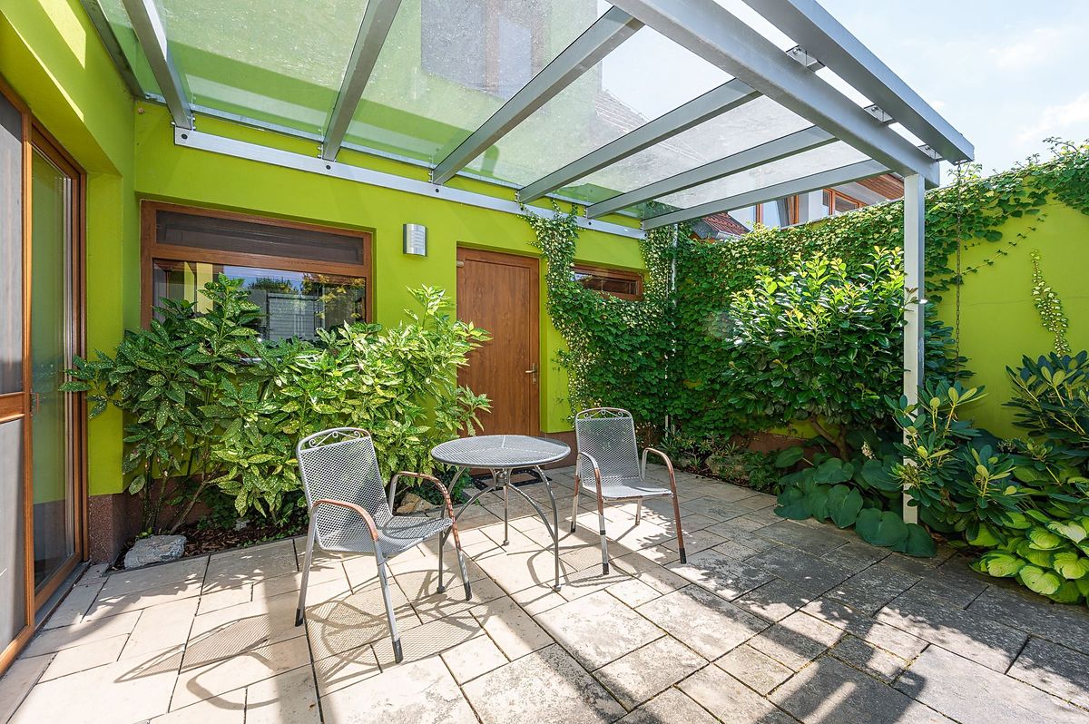 Prodej rodinného domu 200 m², pozemek 447 m² – fotografie 3
