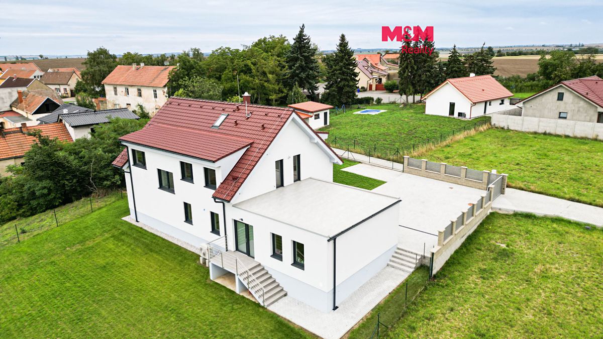 Prodej rodinného domu 248 m², pozemek 1542 m²