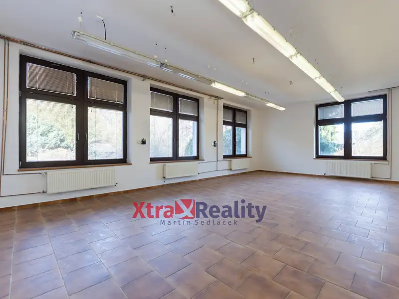 Prodej komerční nemovitosti 2300 m², Modlany – náhled fotky 3