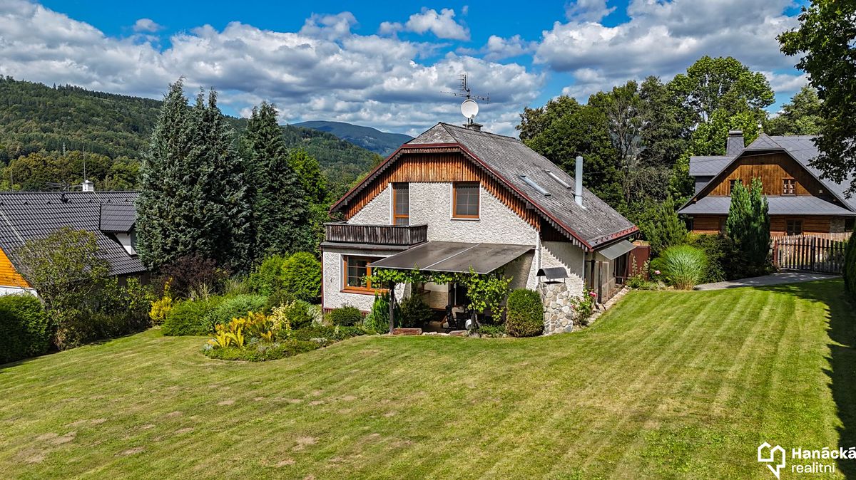 Prodej rodinného domu 190 m², pozemek 980 m²