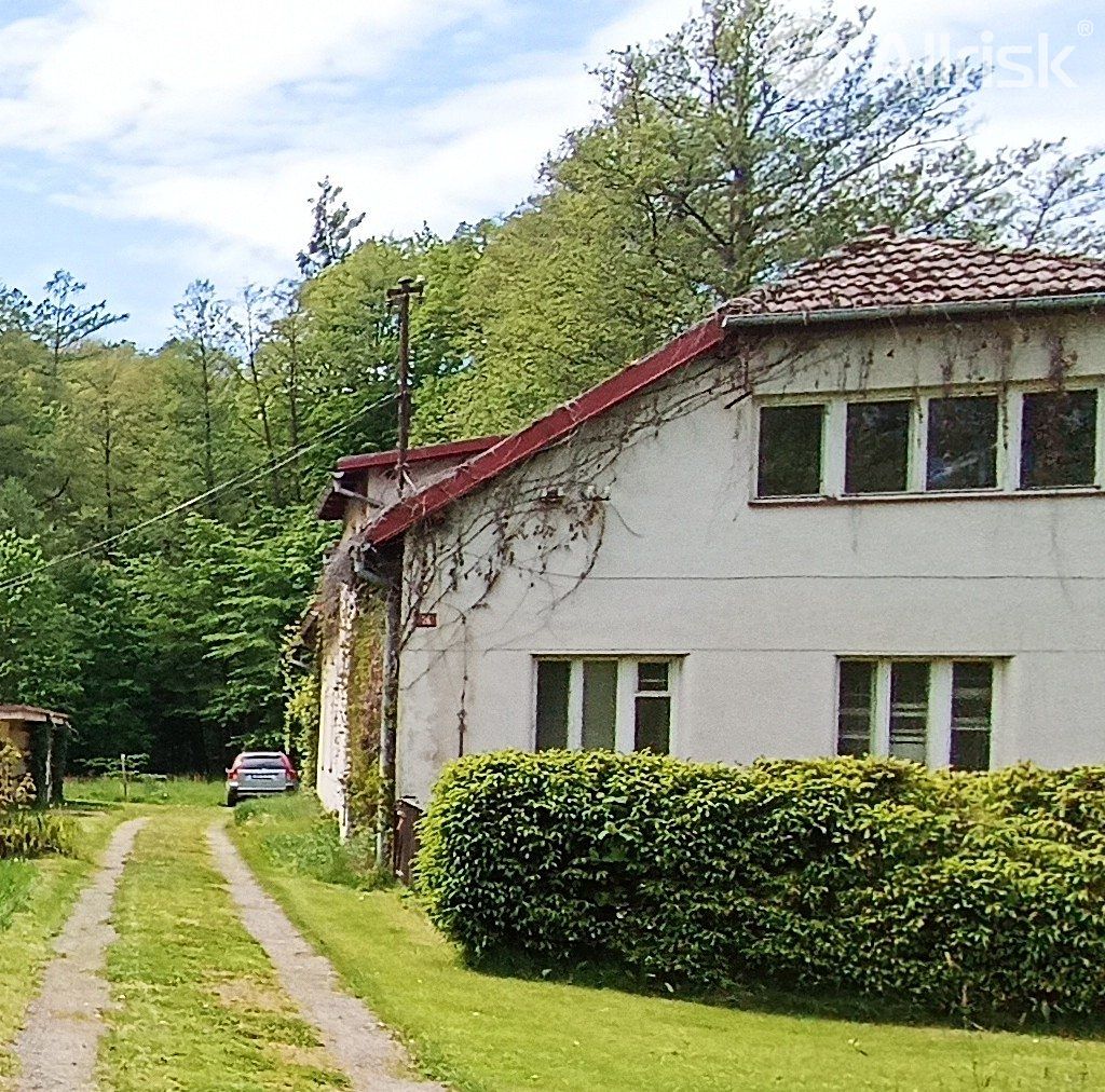 Prodej rodinného domu 320 m², pozemek 406 m² – fotografie 2