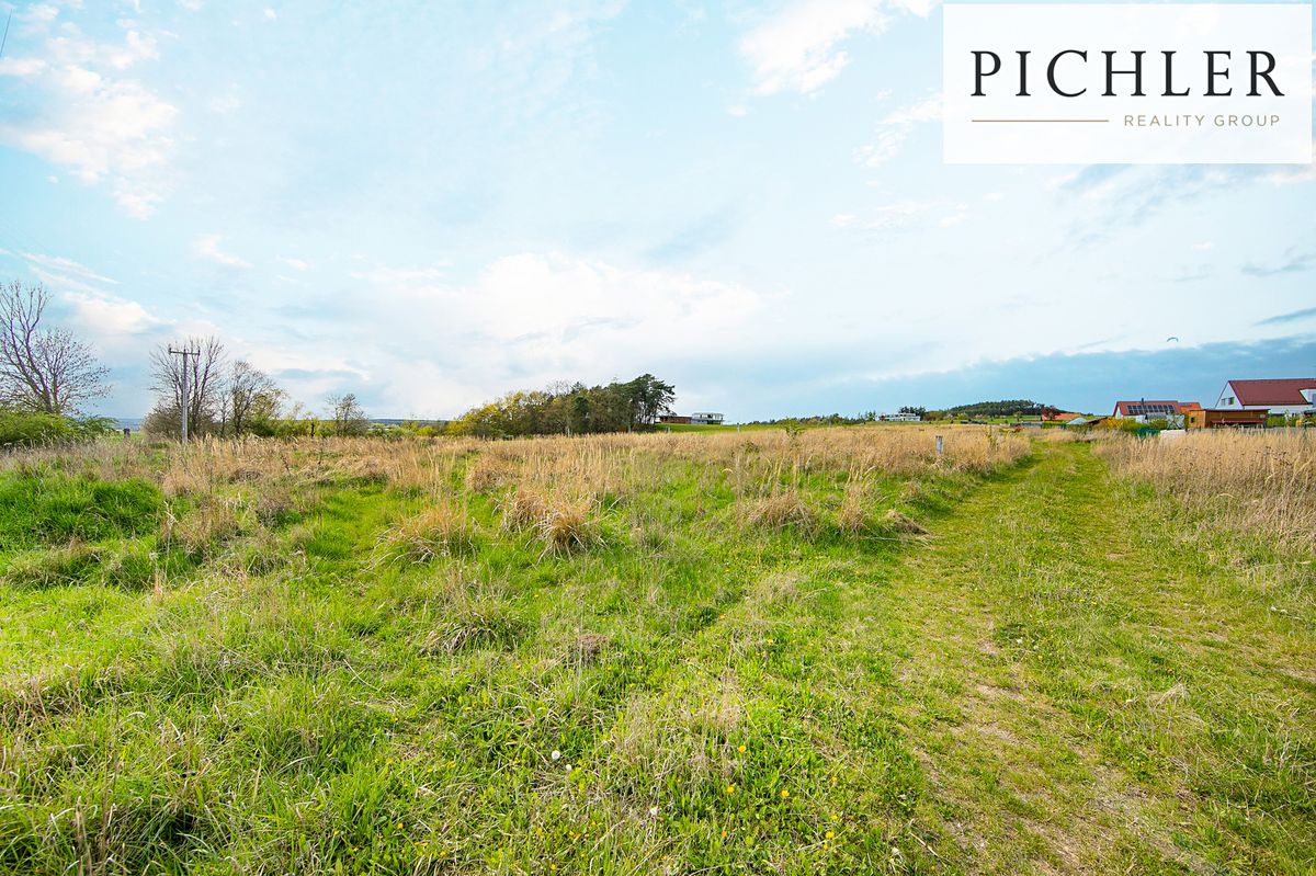 Prodej stavebního pozemku 1932 m² – fotografie 3
